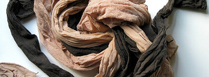 Nylonové punčocháče Foto: How can I recycle this / Flickr.com Nylonové punčocháče Foto: How can I recycle this / Flickr.com